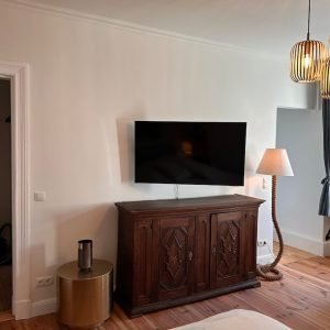 Oásis estiloso de 1 quarto em edifício antigo de Berlim – 3º andar