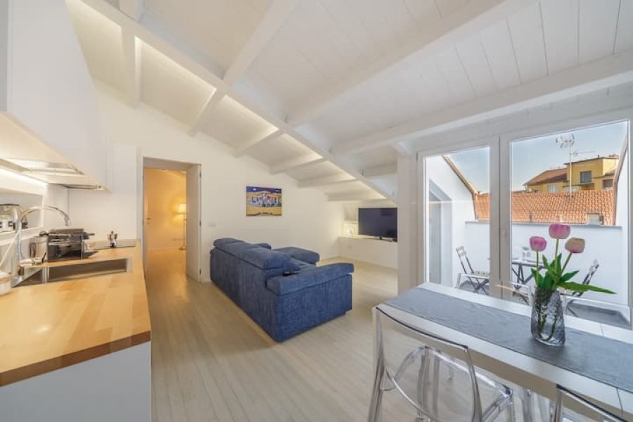 DUOMO 10min  Compras e relaxamento, ar-condicionado, Wi-Fi, varanda