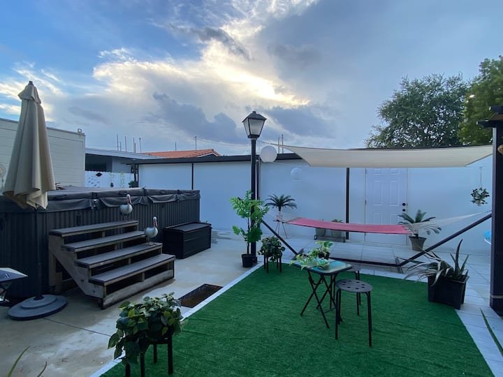 Lugar minúsculo com jacuzzi quente privativo a 7 minutos do aeroporto