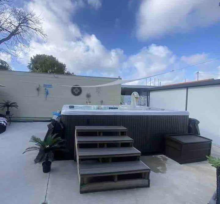 Lugar minúsculo com jacuzzi quente privativo a 7 minutos do aeroporto