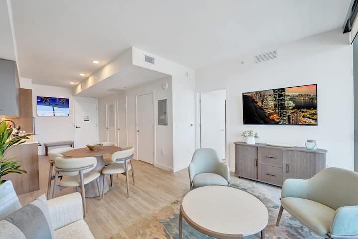 NOVO: Alegria à beira-mar: 1 quarto/1,5 banheiro na ensolarada Miami