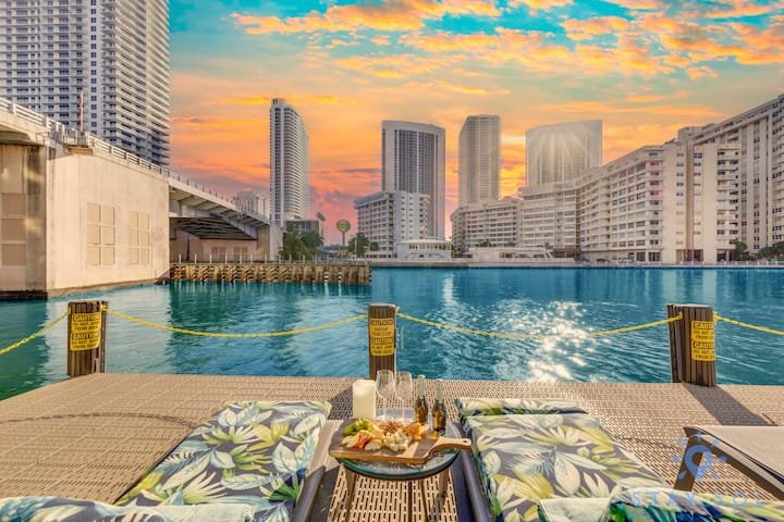 Resort espetacular, localização privilegiada, varanda, academia