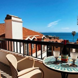 VISTA MAR com terraço perto da praia em Monte Estoril