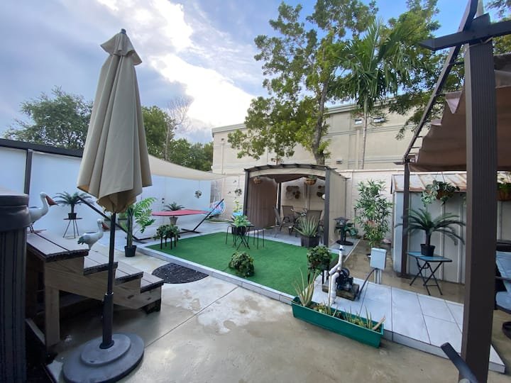 Lugar minúsculo com jacuzzi quente privativo a 7 minutos do aeroporto