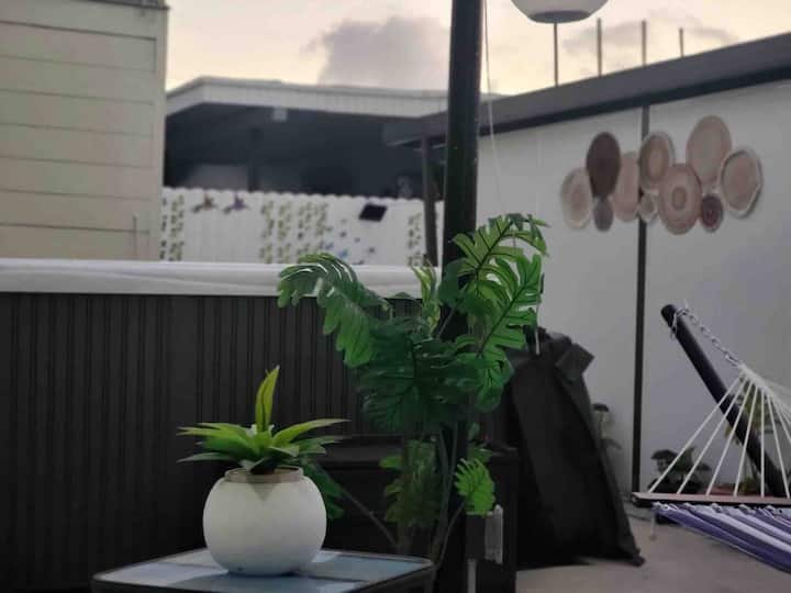 Lugar minúsculo com jacuzzi quente privativo a 7 minutos do aeroporto