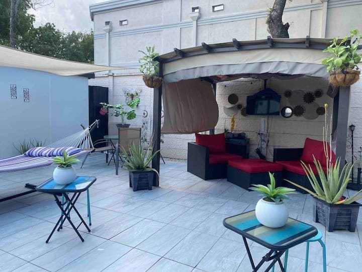 Lugar minúsculo com jacuzzi quente privativo a 7 minutos do aeroporto