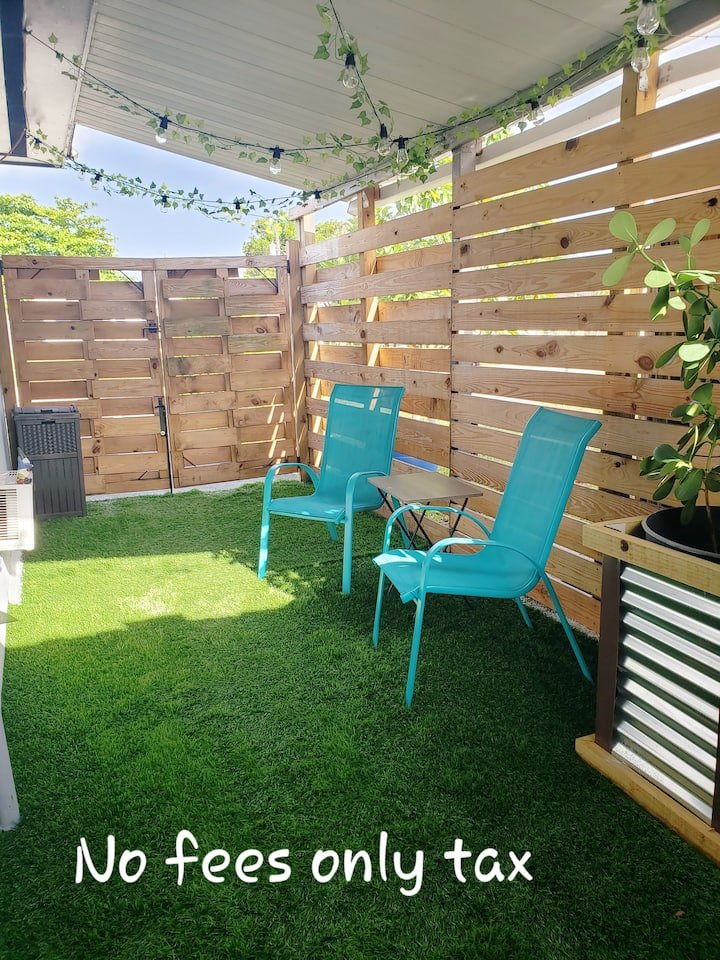 Estadia privada. Perto de Hard rock e Hard rock guitar