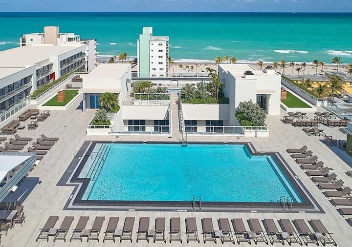 Vistas deslumbrantes da costa perto de Hollywood Beach