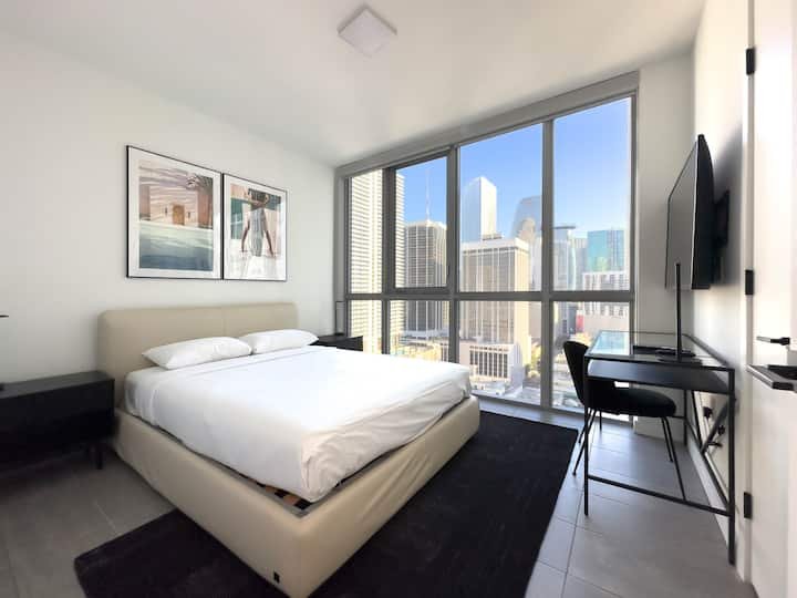 Condomínio de luxo de 1 quarto com vista para o mar e para a cidade