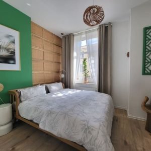 350m para a cidade com 2 quartos e varanda para relaxar