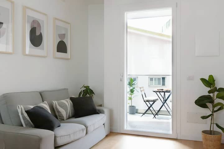 Casa Giada | Moderno Central 1BR + Estacionamento Fechado