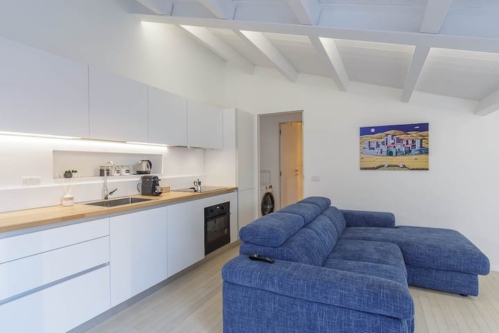 DUOMO 10min  Compras e relaxamento, ar-condicionado, Wi-Fi, varanda