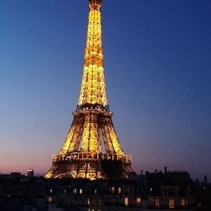 Vista fantástica da Torre Eiffel estúdio e varanda privada