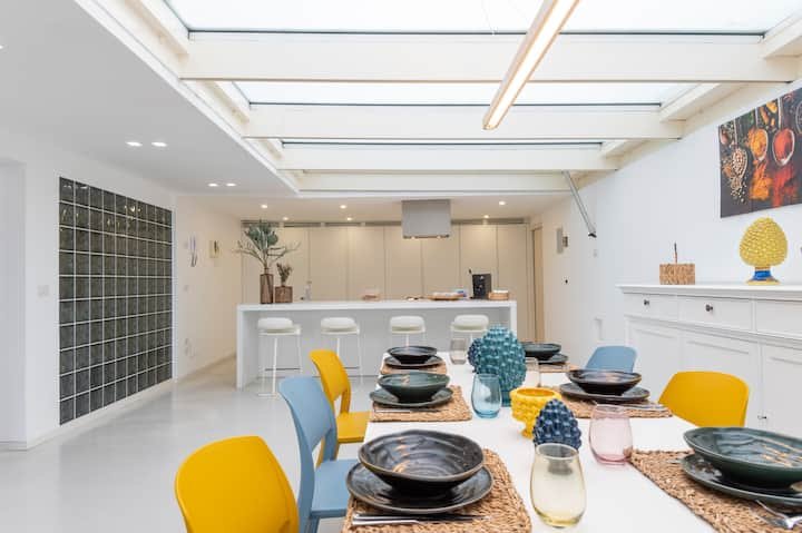 Addaura Home um terraço com vista para o mar