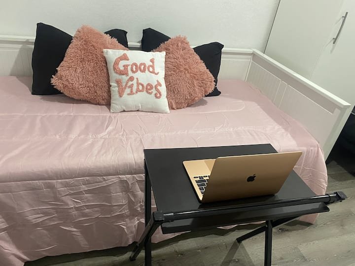 Lugar minúsculo com jacuzzi quente privativo a 7 minutos do aeroporto