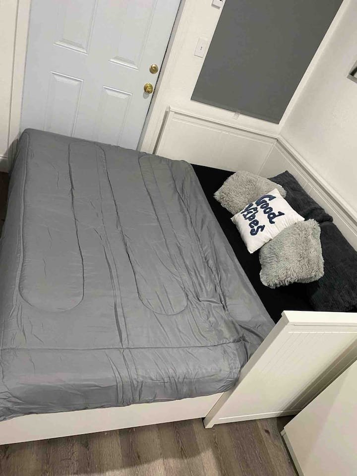 Lugar minúsculo com jacuzzi quente privativo a 7 minutos do aeroporto