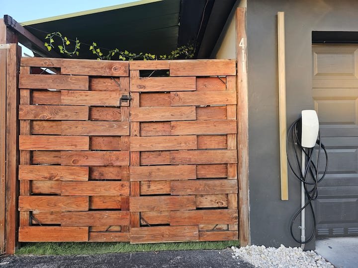 Estadia privada. Perto de Hard rock e Hard rock guitar