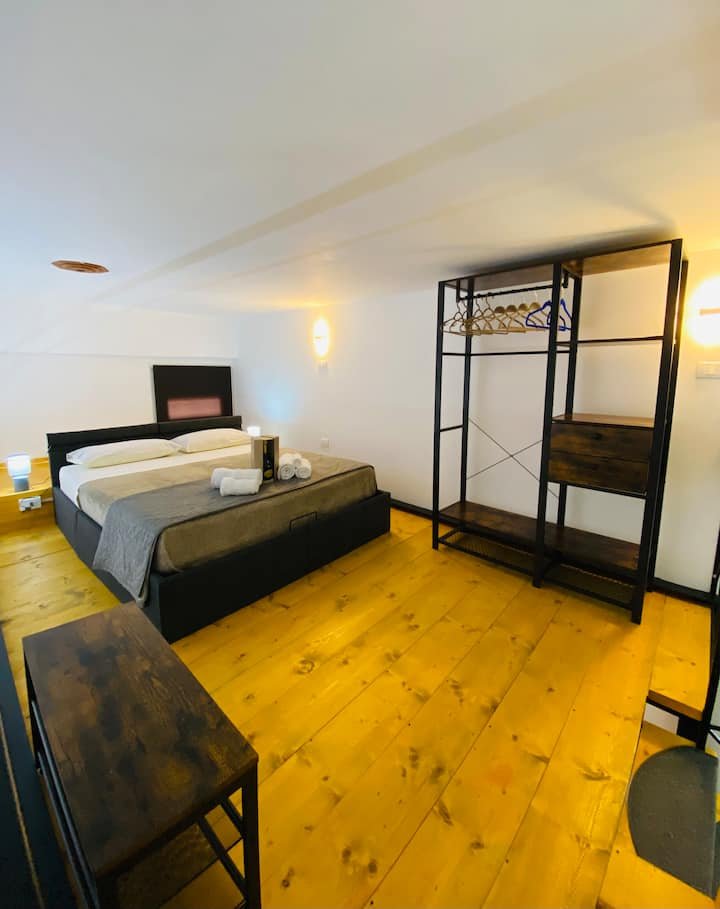 Loft Moderno Perto do Mar e Igreja de Piedigrotta