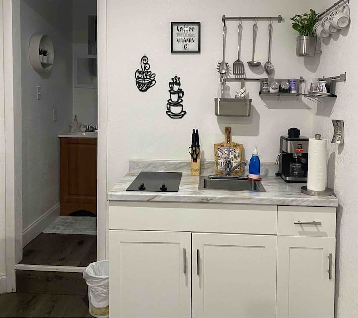 Lugar minúsculo com jacuzzi quente privativo a 7 minutos do aeroporto