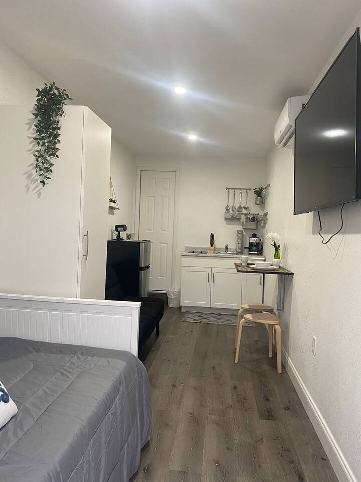 Lugar minúsculo com jacuzzi quente privativo a 7 minutos do aeroporto