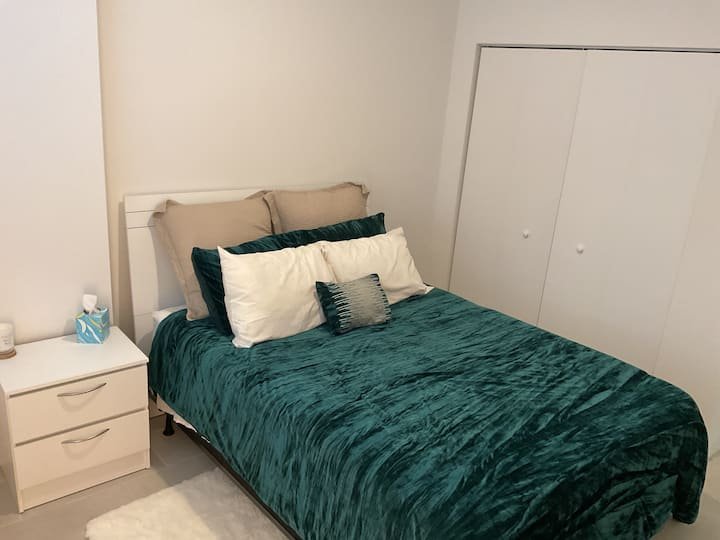 Apartamento tranquilo com uma cama