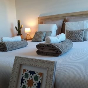 Casa das Olaias e garagem privativa fechada