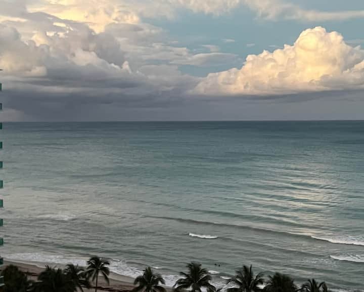 Frente à praia. Remodelado, luxo 3 CAMAS/2 quartos. 1,5