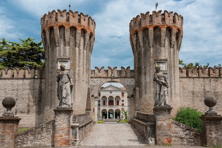 Loft em um castelo do século XVI com vinícola