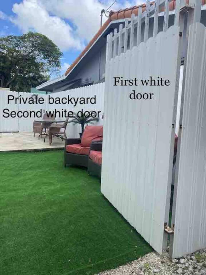 Lugar minúsculo com jacuzzi quente privativo a 7 minutos do aeroporto