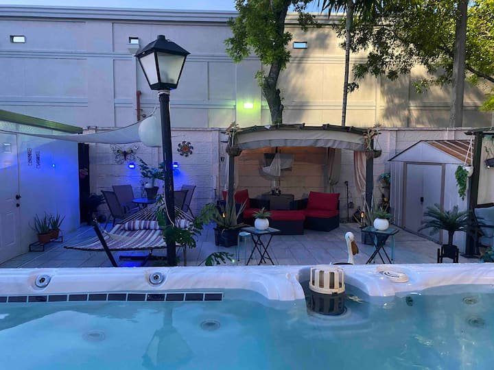 Lugar minúsculo com jacuzzi quente privativo a 7 minutos do aeroporto