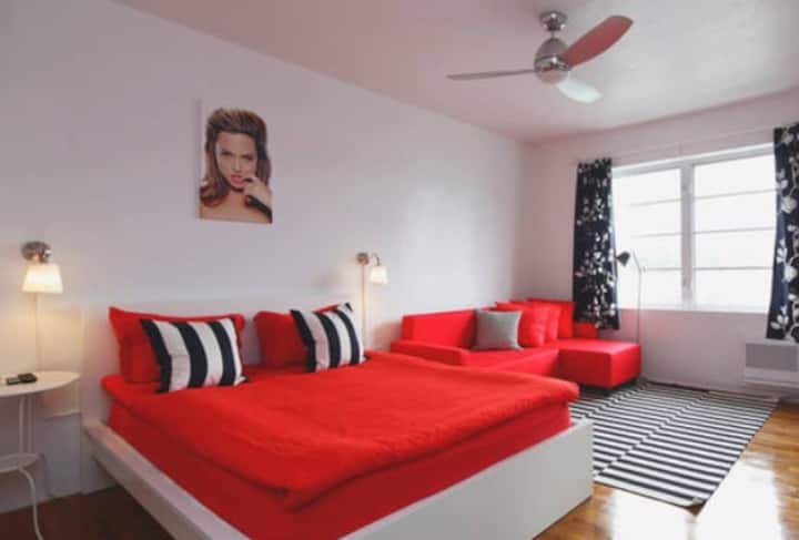 Linda suíte lateral da piscina | 3 min da praia