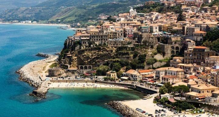 Loft Moderno Perto do Mar e Igreja de Piedigrotta