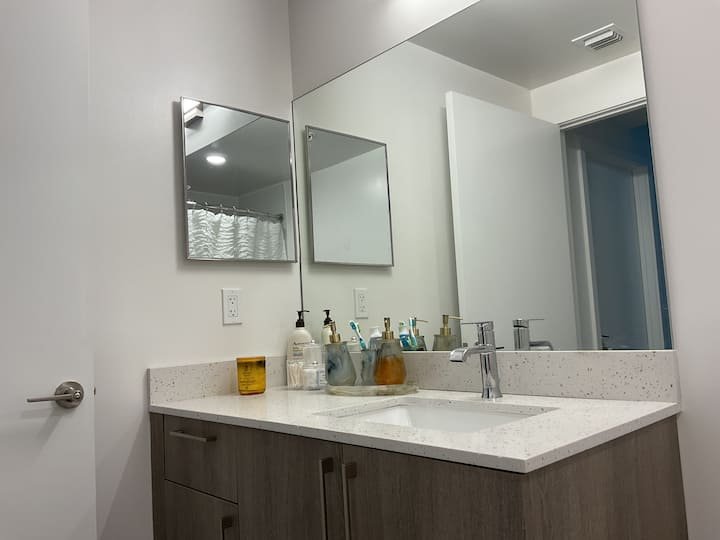 Apartamento tranquilo com uma cama