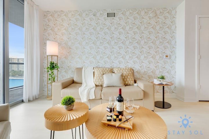 Resort espetacular, localização privilegiada, varanda, academia