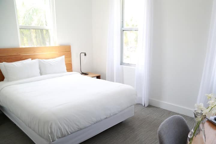 The Meridian Miami Beach by Kasa | Quarto Queen