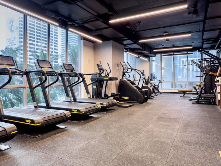 Condomínio de luxo de 1 quarto com vista para o mar e para a cidade