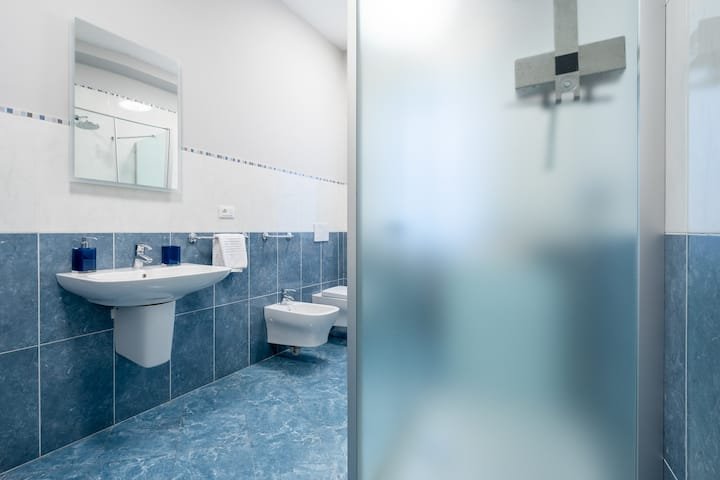 A Dois Passos da Casa de Julieta e da Arena