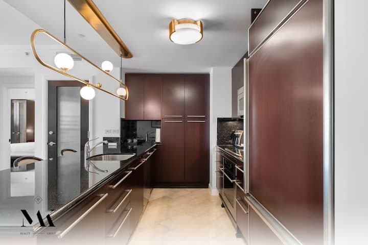 Fontainebleau | 1BR Striking Resort & Ocean View