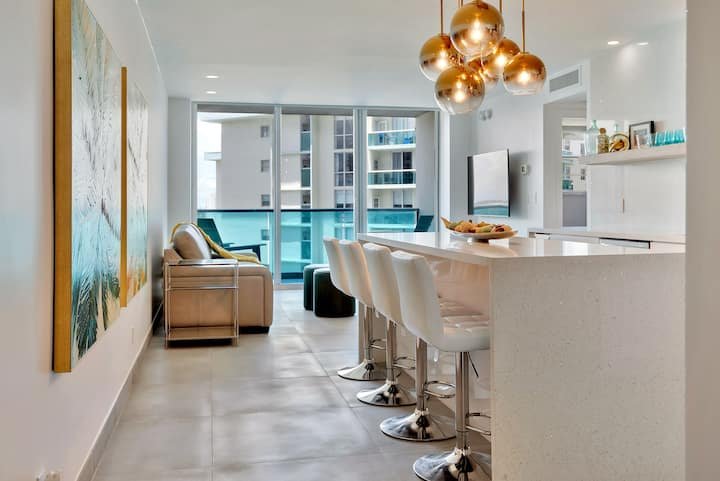 Frente à praia. Remodelado, luxo 3 CAMAS/2 quartos. 1,5