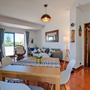 VISTA MAR com terraço perto da praia em Monte Estoril