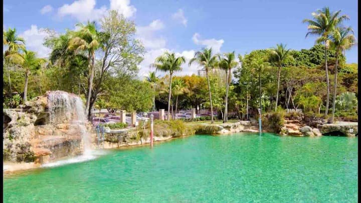 Lugar minúsculo com jacuzzi quente privativo a 7 minutos do aeroporto