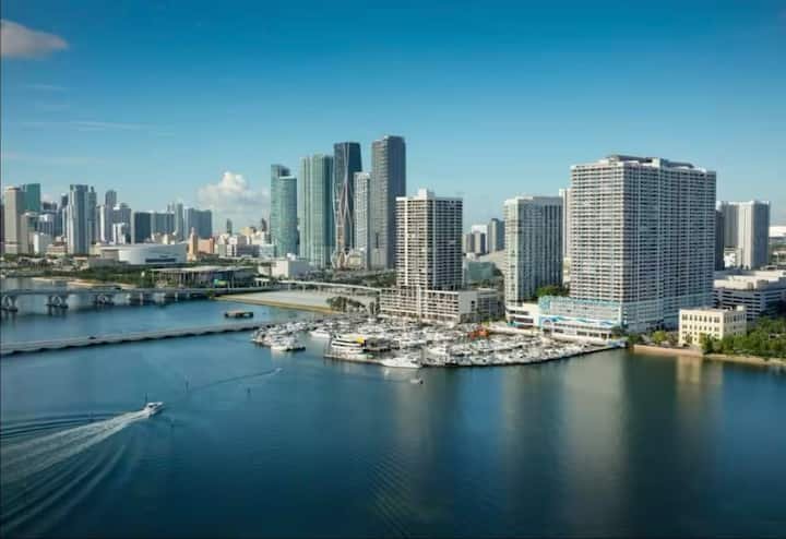 Lugar minúsculo com jacuzzi quente privativo a 7 minutos do aeroporto