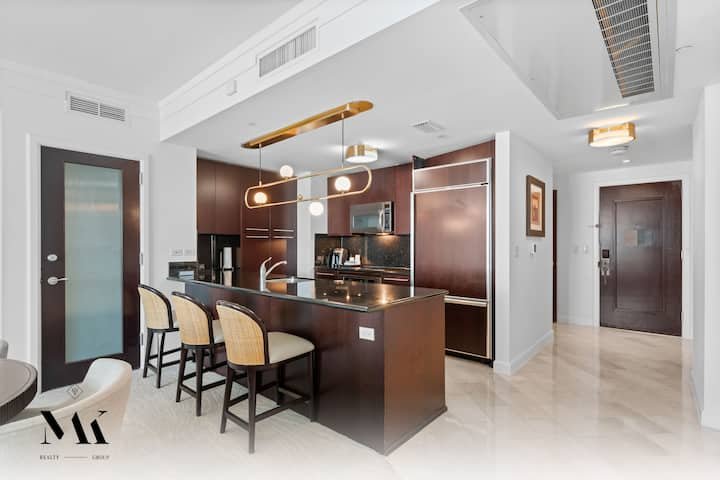 Fontainebleau | 1BR Striking Resort & Ocean View