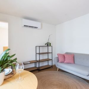 Apartamento NOVÍSSIMO em área típica com ar-condicionado – II.