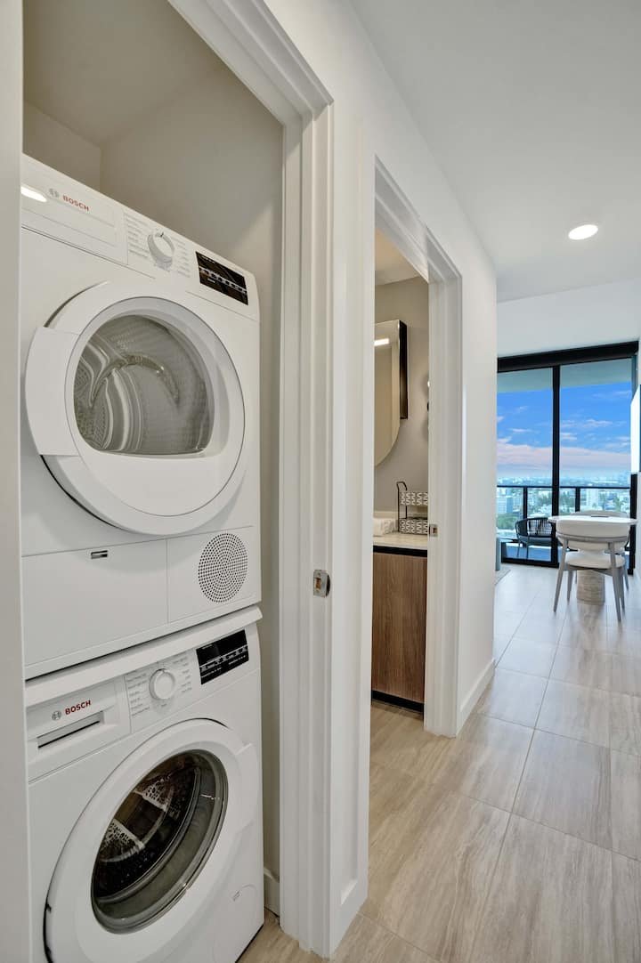 NOVO Condomínio Moderno de 1 QUARTO em Miami Beach c/ Piscina e Academia