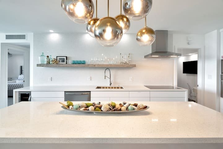 Frente à praia. Remodelado, luxo 3 CAMAS/2 quartos. 1,5