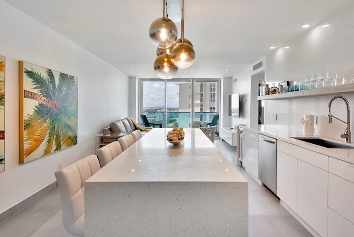 Frente à praia. Remodelado, luxo 3 CAMAS/2 quartos. 1,5