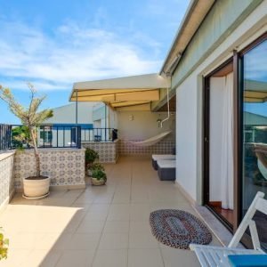 Óptimo terraço com churrasco, perto da praia!