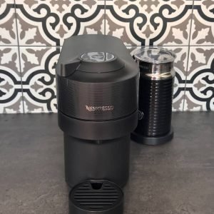 Oásis estiloso de 1 quarto em edifício antigo de Berlim – 3º andar