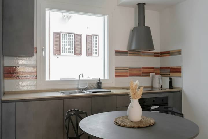 Casa Giada | Moderno Central 1BR + Estacionamento Fechado